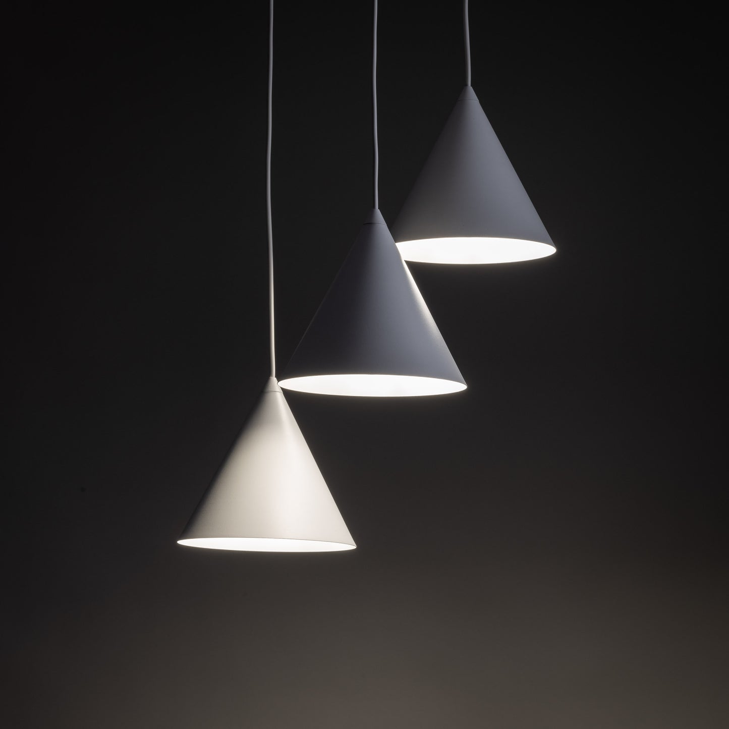 Suspension minimaliste moderne blanche CONO 3