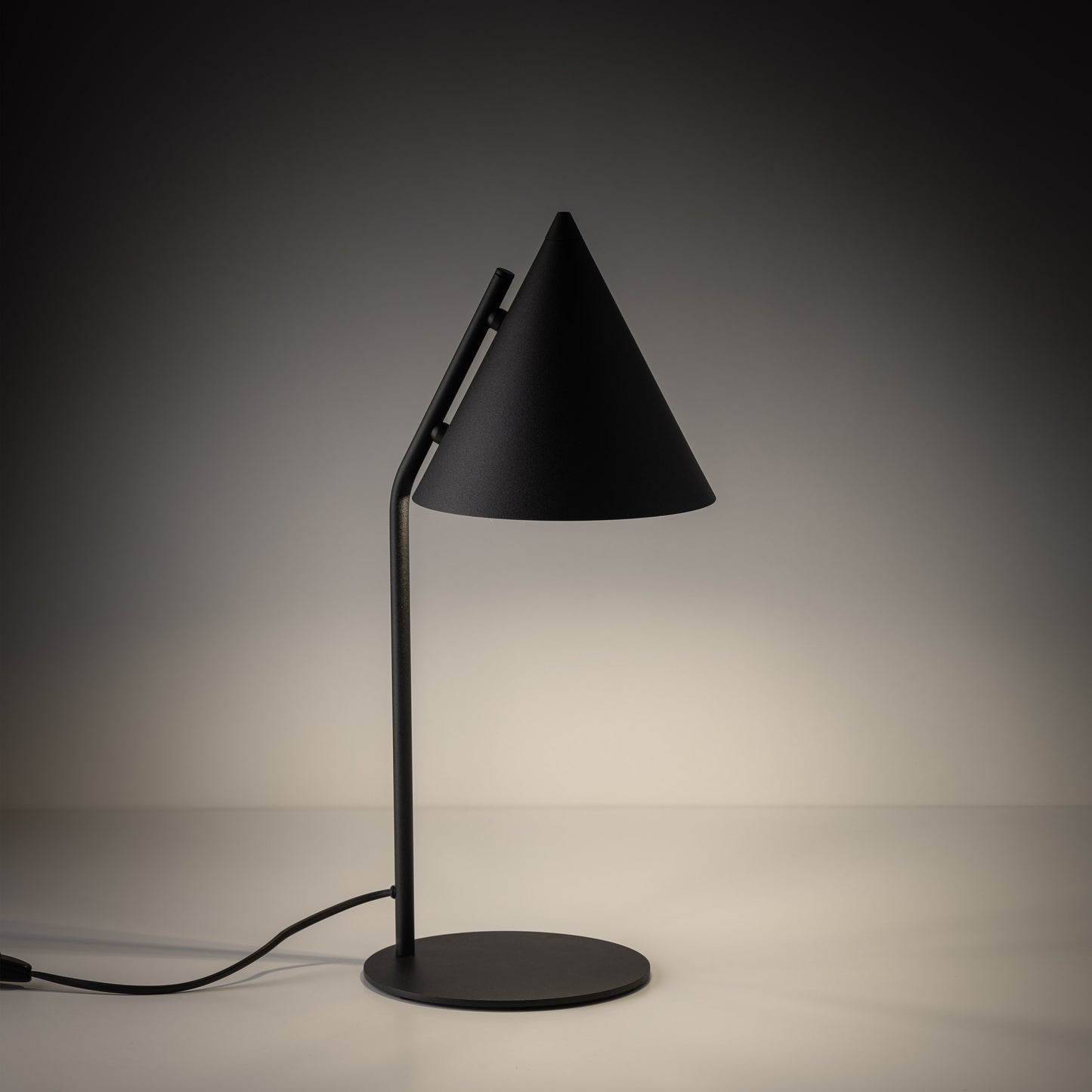 Lampe de nuit minimaliste moderne noire CONO