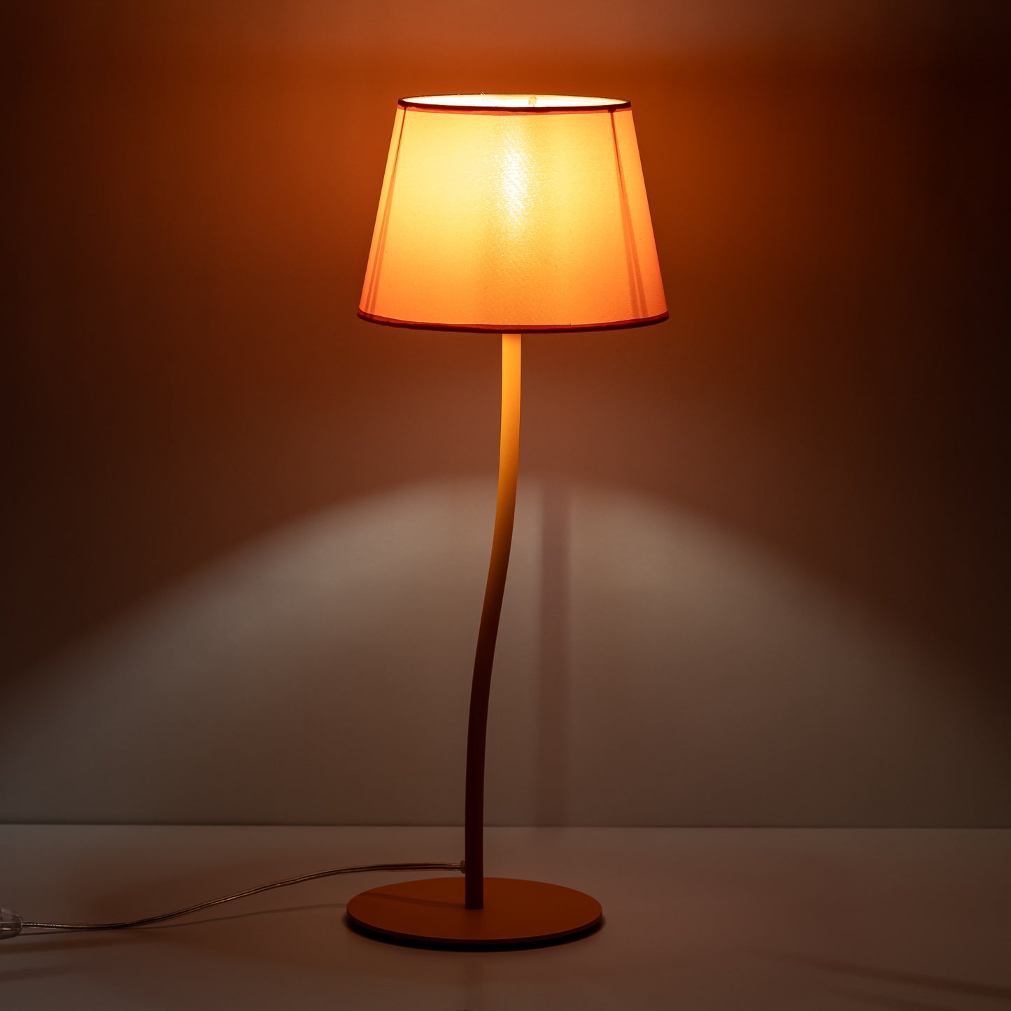 Lampe de nuit orange NICOLA de style moderne du milieu du siècle